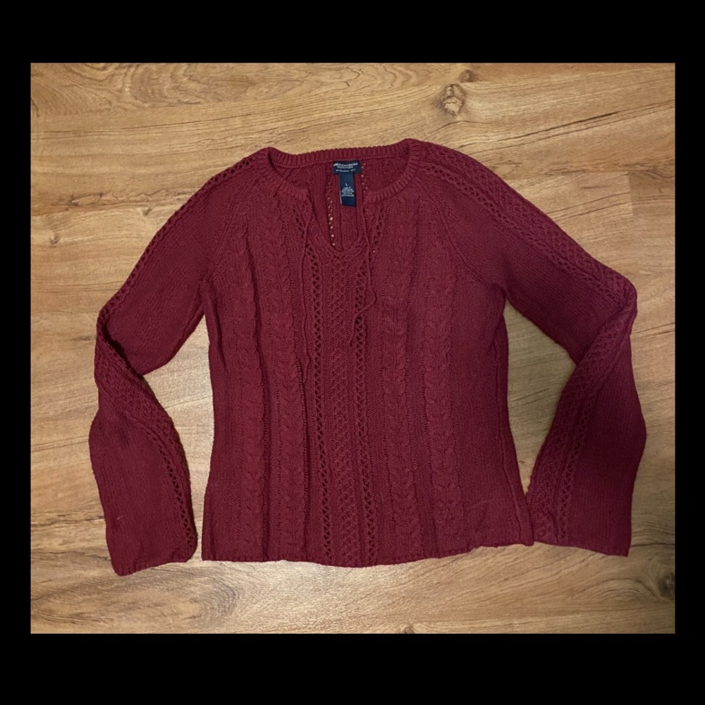 American Eagle Women’s Sweater